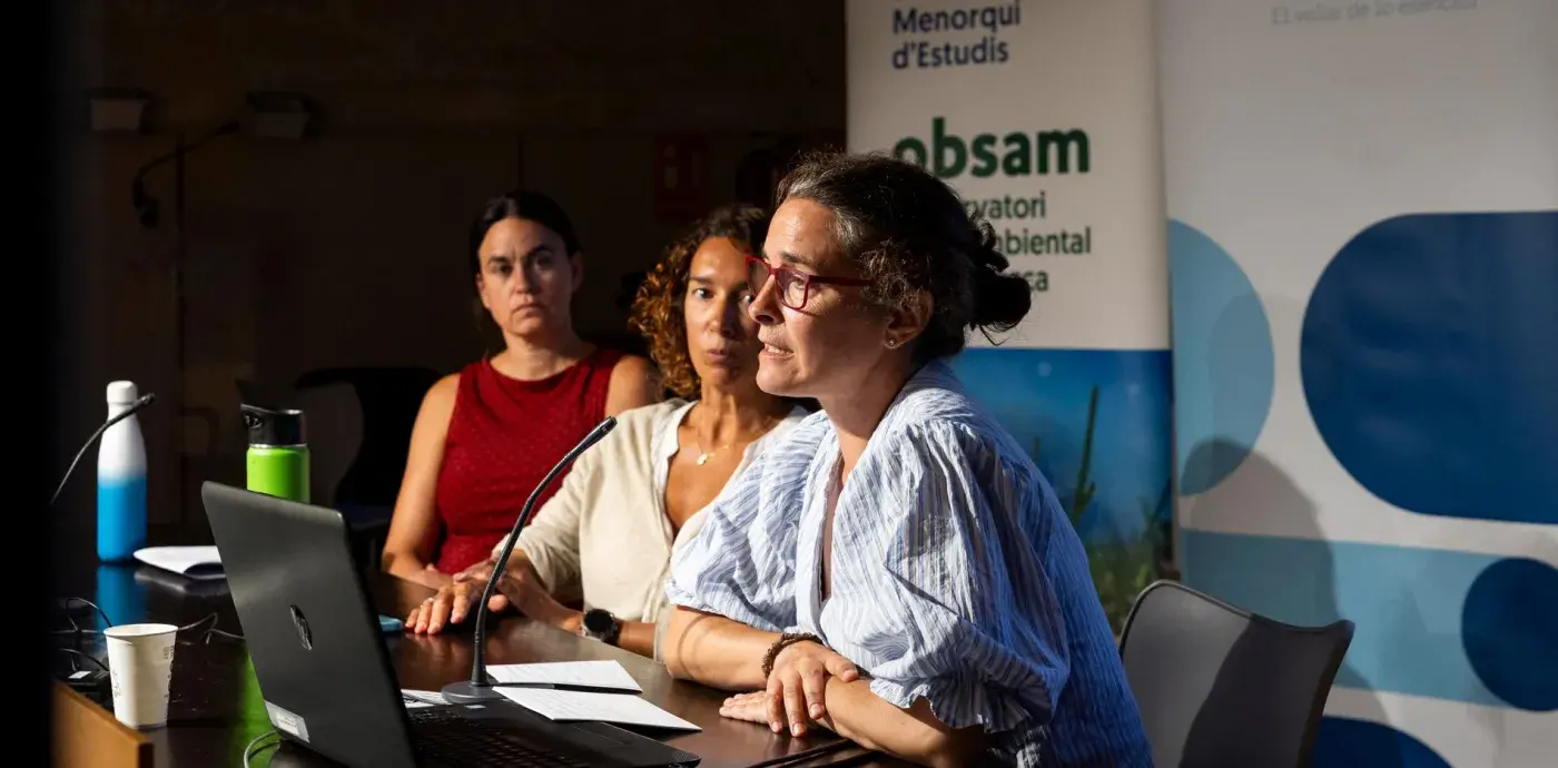 La directora de Desarrollo Sostenible de Redeia, Laura Quintana, explica el compromiso de Redeia con el océano, a través de la plataforma Bosque Marino